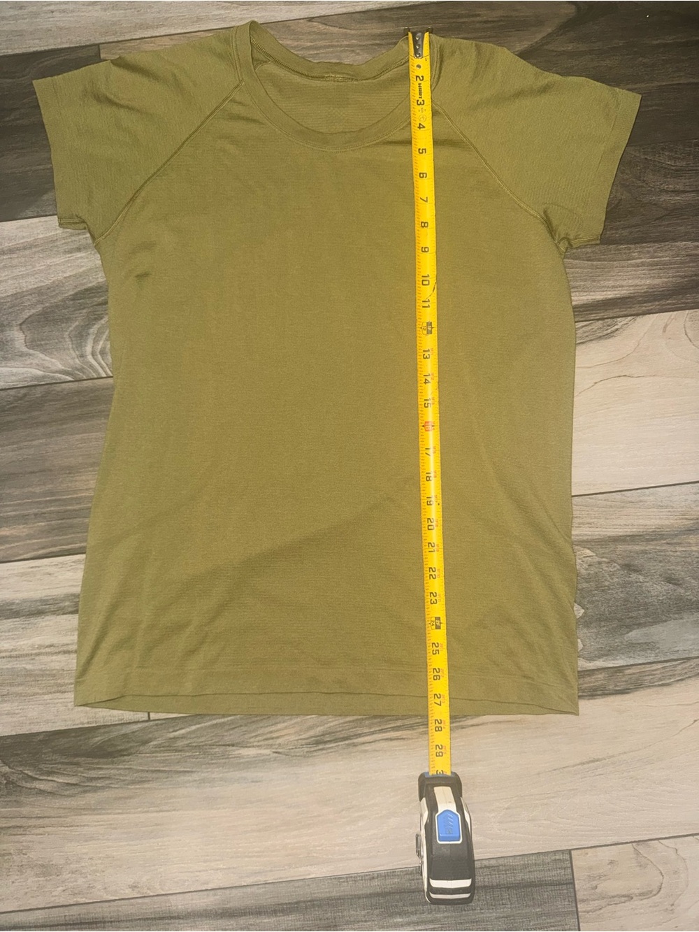 Lululemon swiftly Women’s Olive Green size 14 top